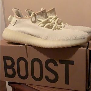 NWT yeezy kicks size 10...